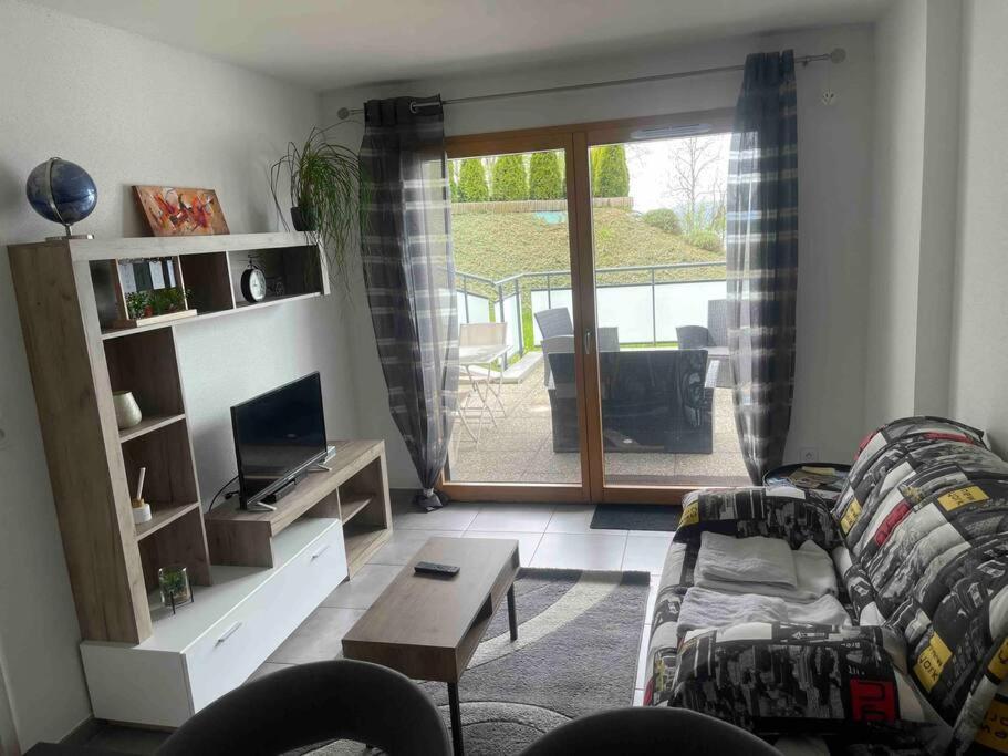 Appartement 4 Personnes Proche Lac Saint Point Montperreux Экстерьер фото
