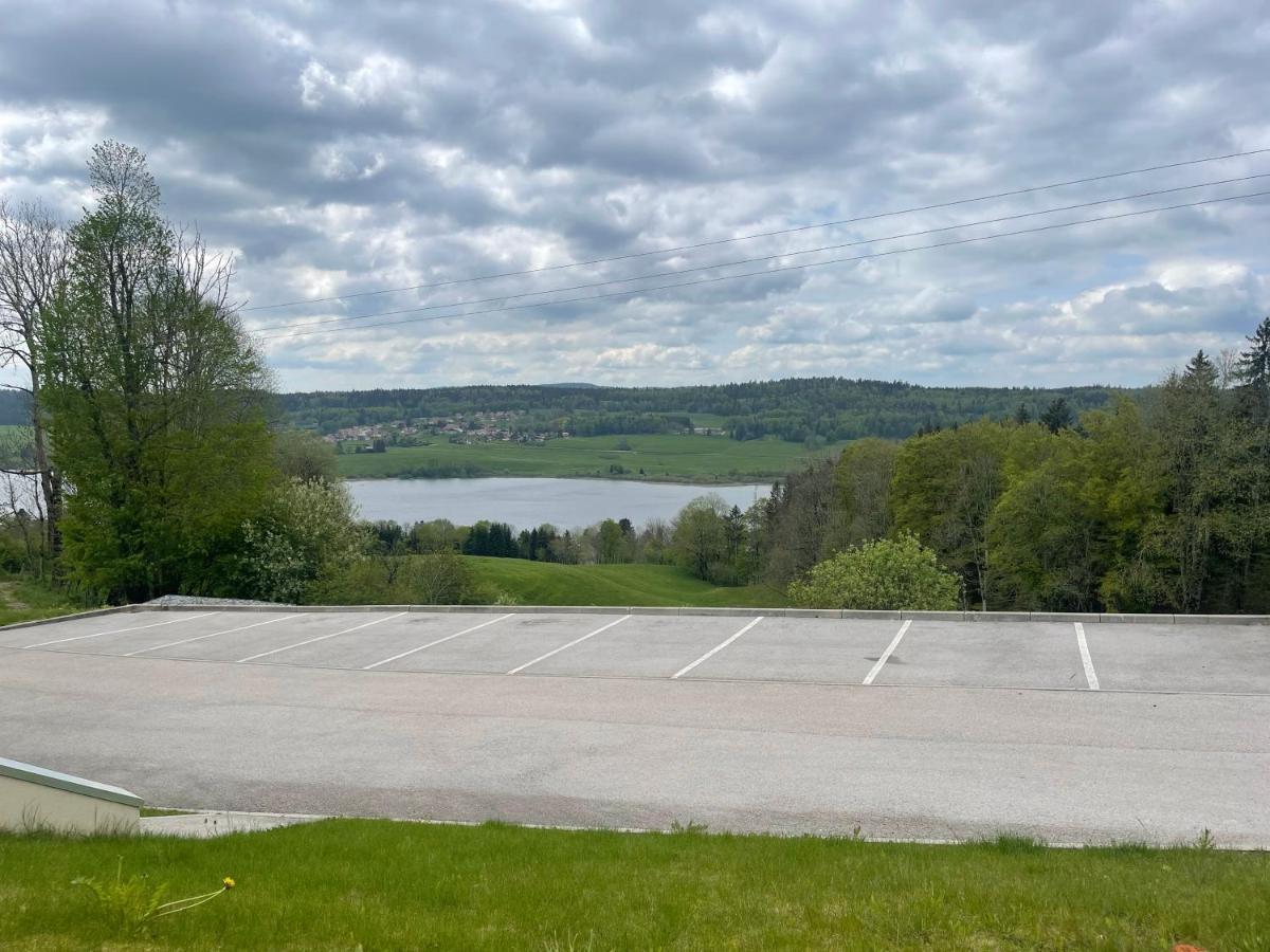 Appartement 4 Personnes Proche Lac Saint Point Montperreux Экстерьер фото