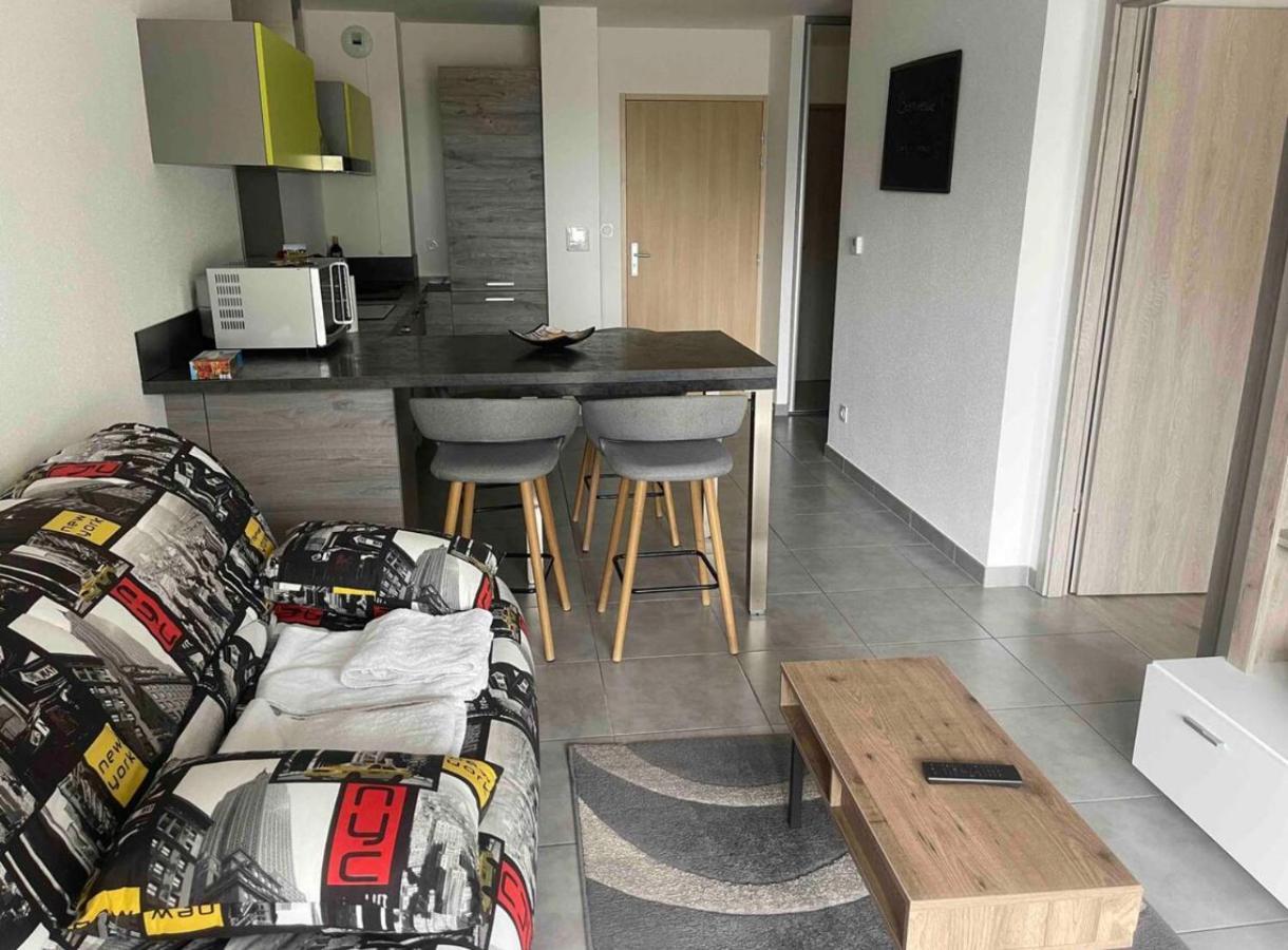 Appartement 4 Personnes Proche Lac Saint Point Montperreux Экстерьер фото